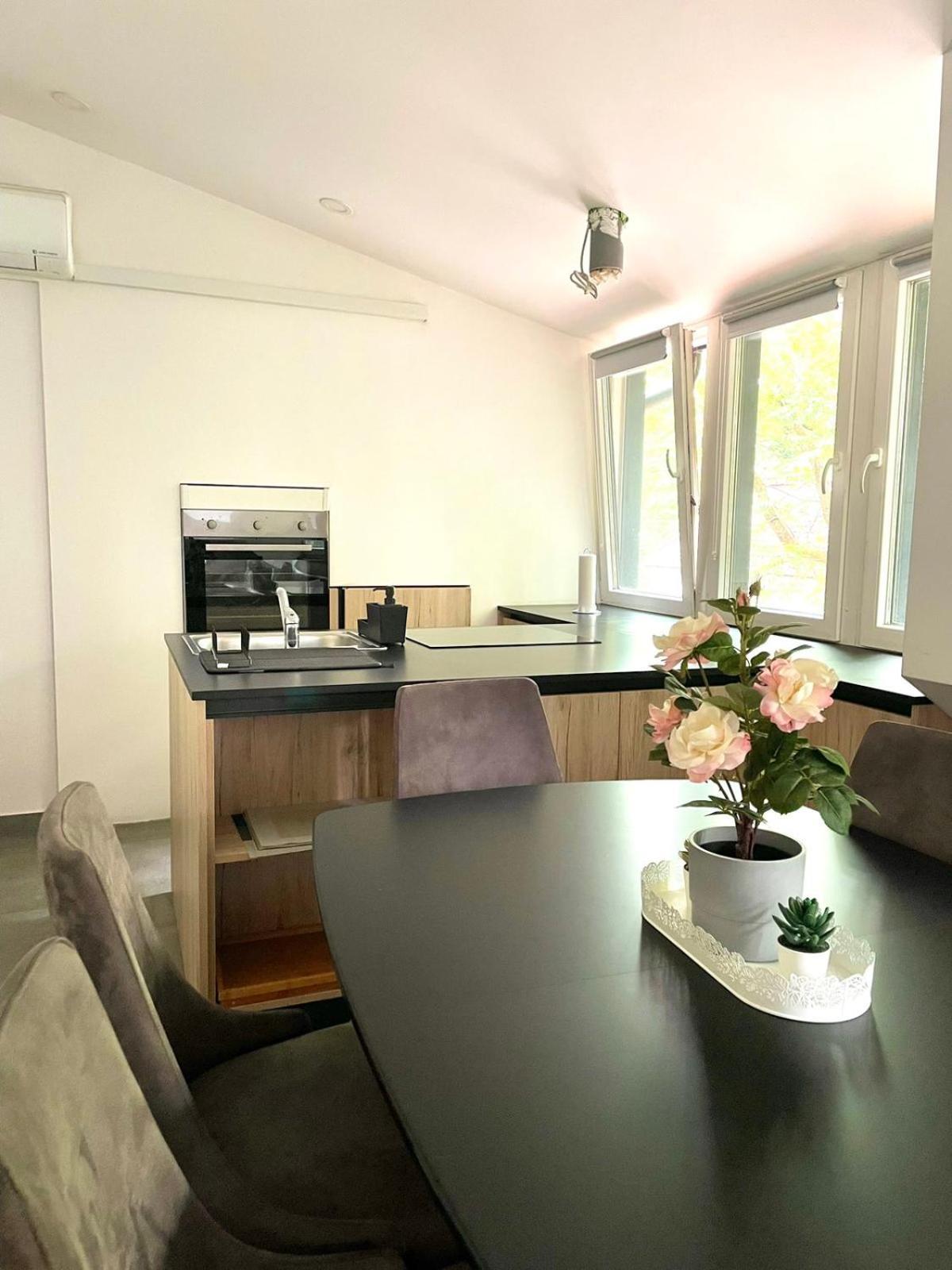 Khan Apartments Ljubljana Oda fotoğraf